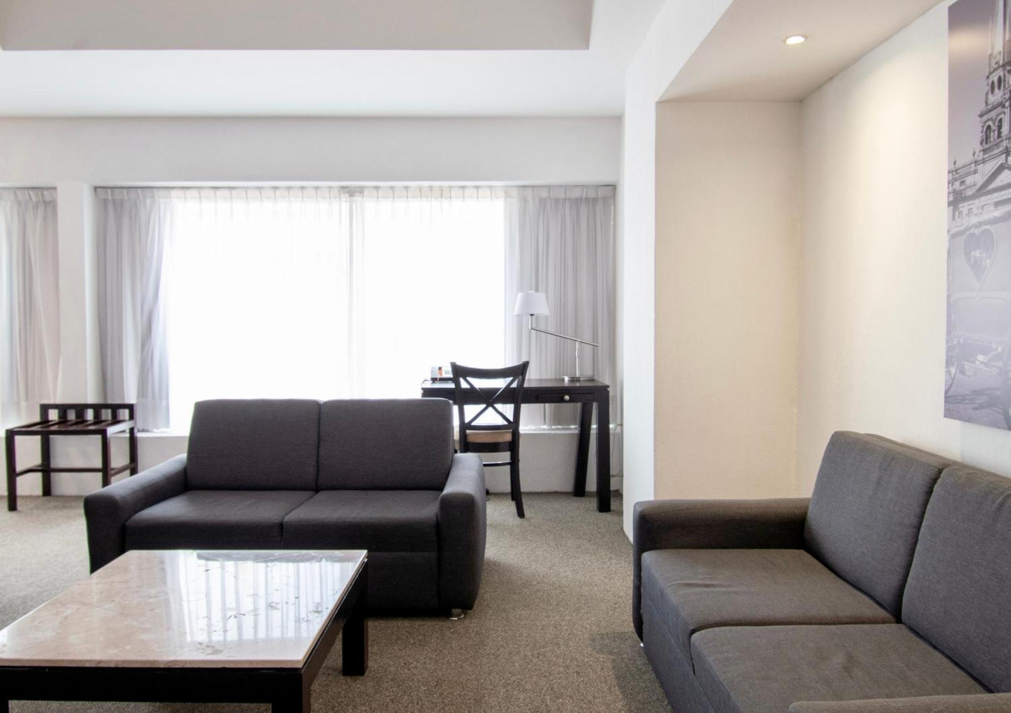 גואדלחארה Hotel Plaza Genova Centro מראה חיצוני תמונה
