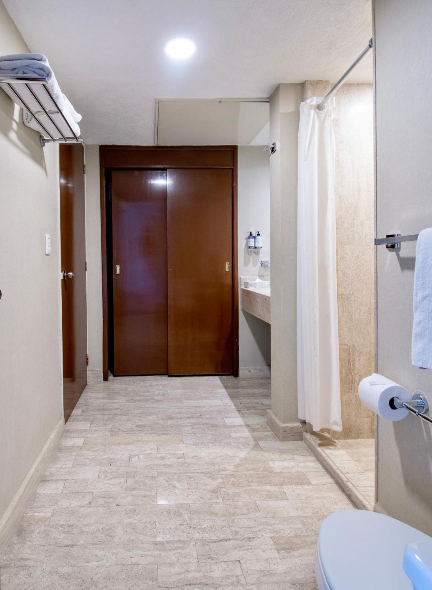 גואדלחארה Hotel Plaza Genova Centro מראה חיצוני תמונה